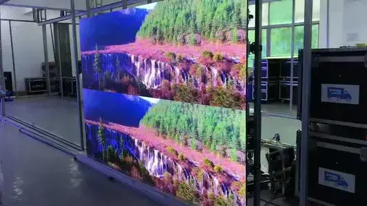 1462626590622375947-1